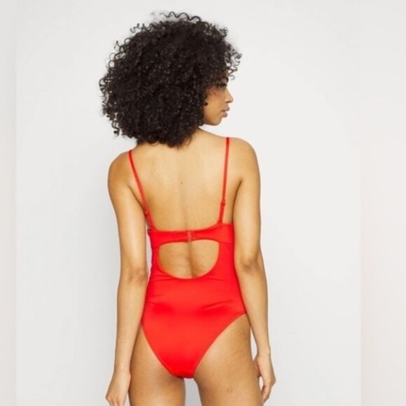 Good American M Showoff Underwire One Piece Swimsuit Bright Poppy Red‎ New - Picture 7 of 12